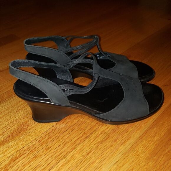 Munro Black Leather Slingback heels - Picture 1 of 8